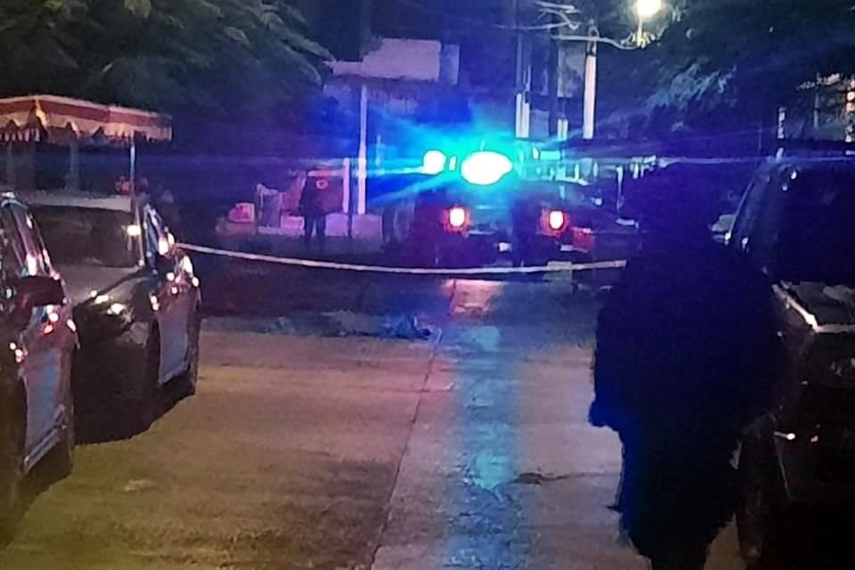 La víctima fue atacada a balazos cuando iba en su bicicleta, en la Colonia San Bernabé.
