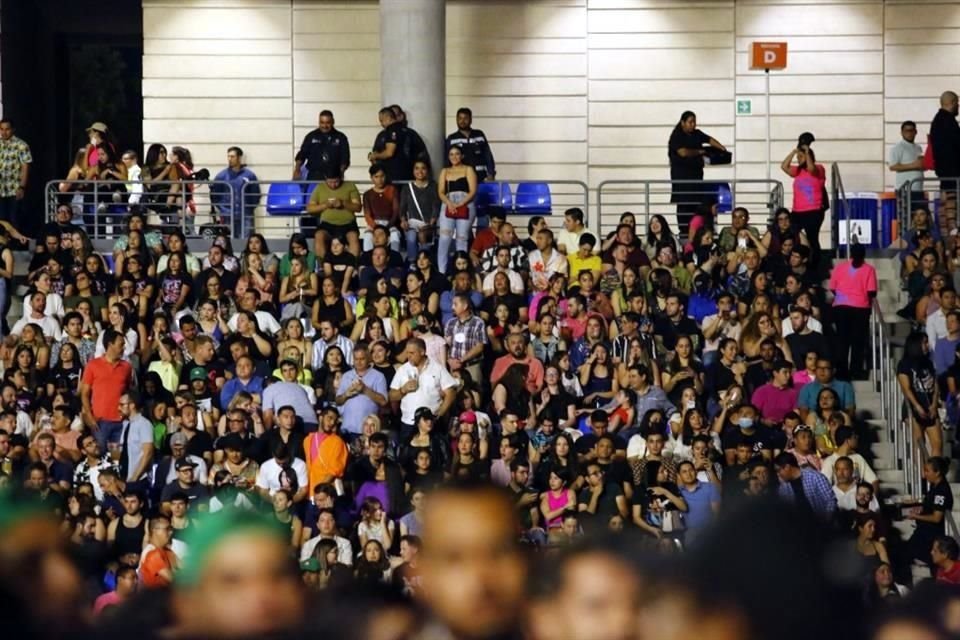 El Estadio de los Borregos lució abarrotado y se vistió de gala con la llegada del Future Nostalgia Tour.