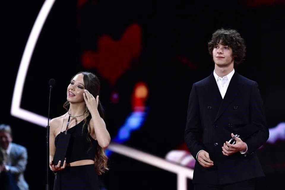 Carla Quílez y Paul Kircher  recibieron sus premios a mejores interpretaciones.