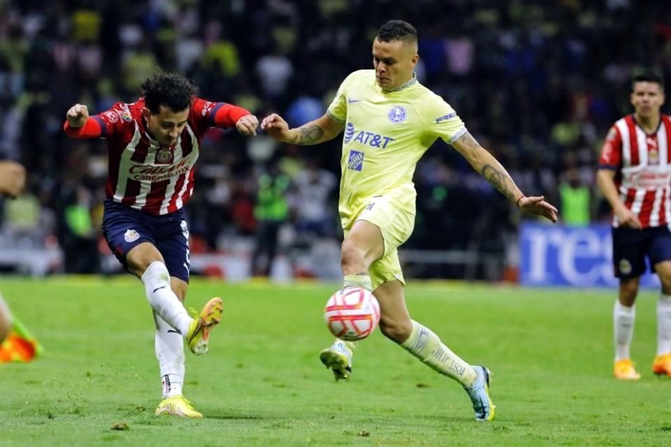 Chivas y América ahora se enfrentan en un amistoso en Estados Unidos.