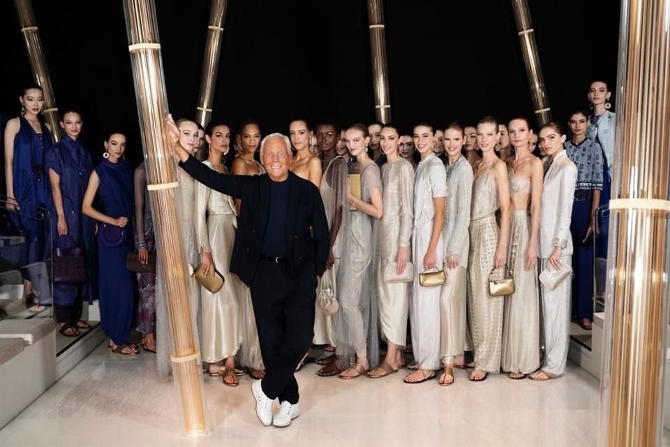 El diseñador Giorgio Armani llenó de brillo la pasarela de la Semana de la Moda de Milán con su colección primavera/verano 2023.