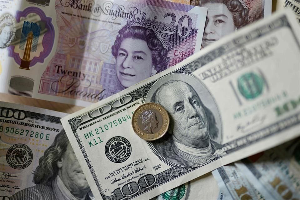 La libra esterlina ha perdido más del 5 por ciento de su valor frente al dólar desde el viernes, cuando el jefe del Tesoro británico, Kwasi Kwarteng anunció las mayores rebajas fiscales en 50 años.