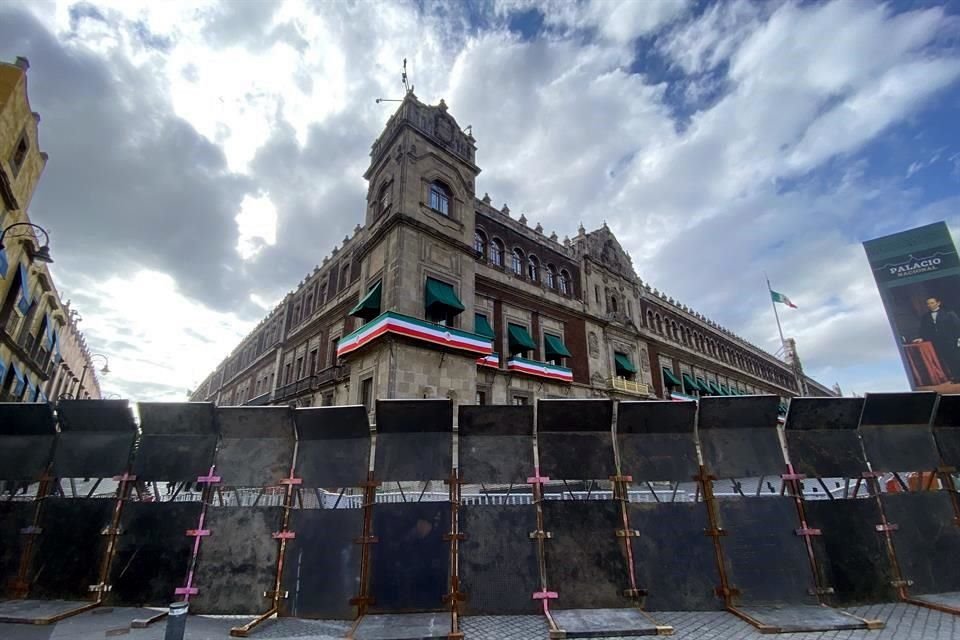 La Jefa de Gobierno justificó el uso de vallas metálicas en monumentos e inmuebles como una medida para no exponer policías en marchas.