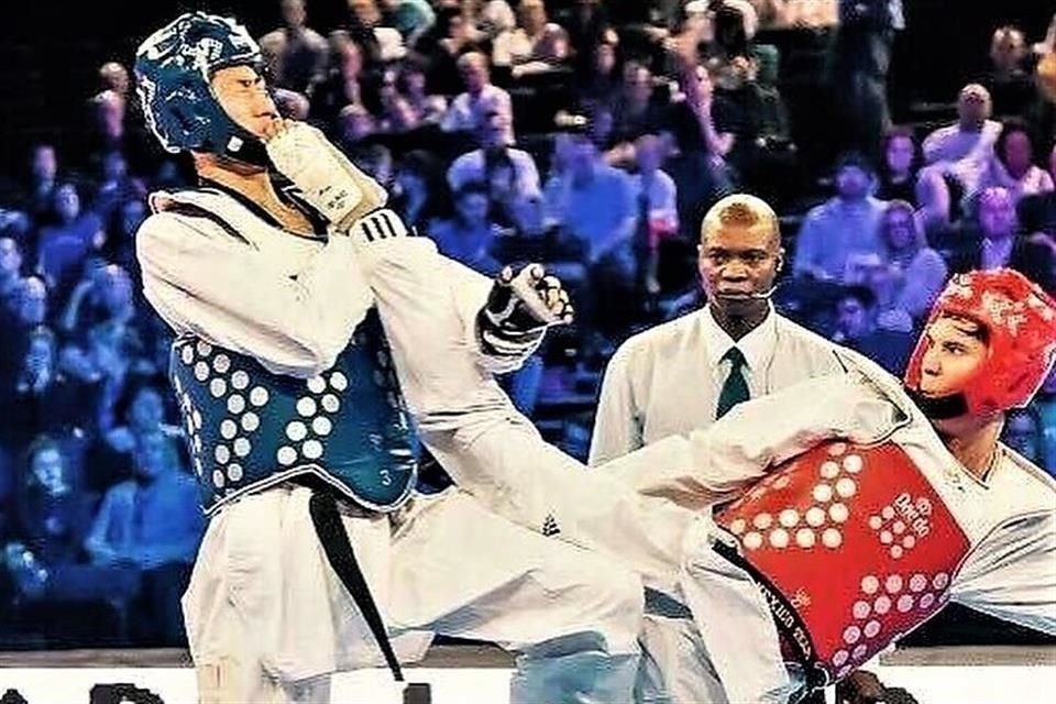 César Rodríguez (der.) es el único regio convocado para el Mundial de Taekwondo de Guadalajara.