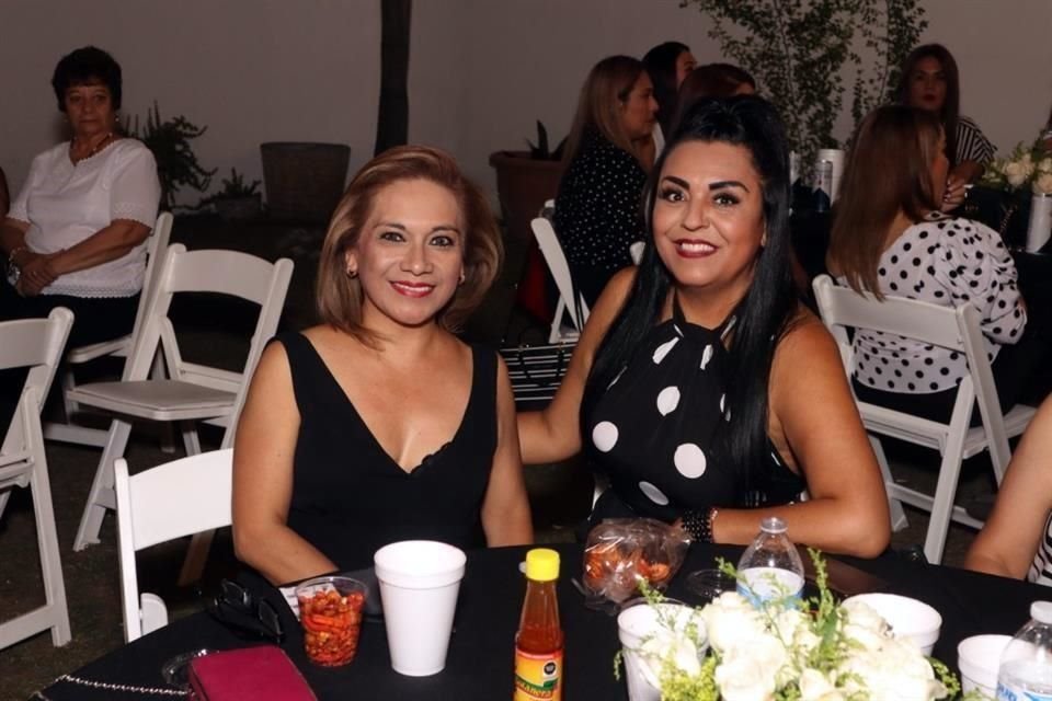 Neyzme Martínez y Mayra Velázquez