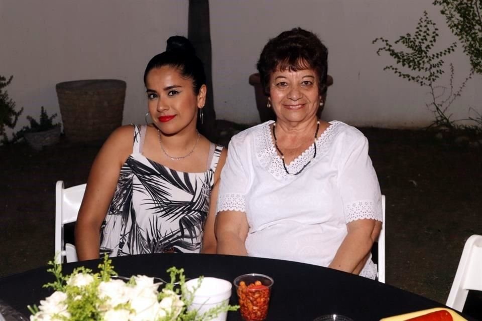 Daniela González y Betty Torres