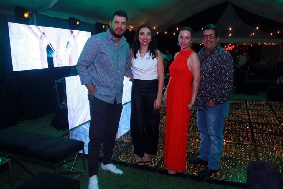 Iacob Zamora, Marcela Valenzuela, Gaby García y Óscar Martínez