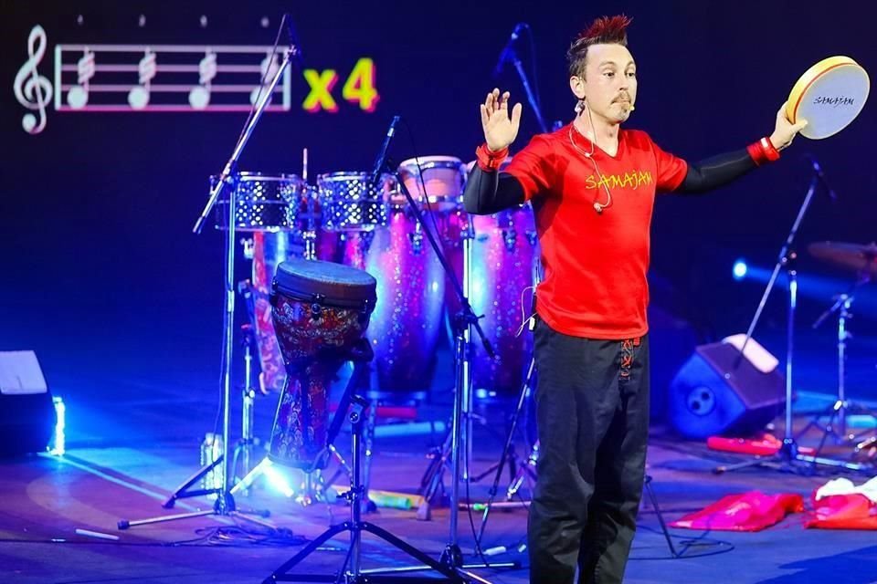 Samayam! promueve la interacción del público con la música usando instrumentos de percusión.