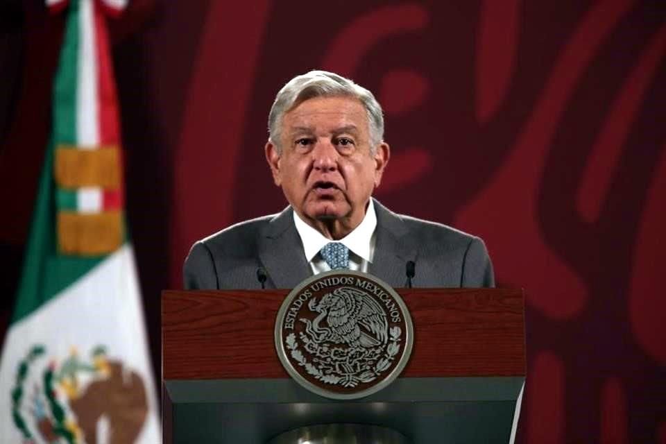 AMLO durante conferencia mañanera en Palacio Nacional.