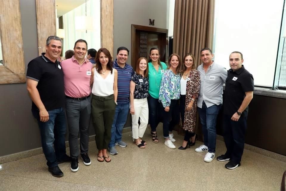 Francisco Martínez, Ignacio Mijares, Cindy Santibáñez, Alfonso Cantú, Lorena Erhard, Irma Sánchez, Sandy Erhard, Claudia Carrillo, Roberto Villarreal y René Garza