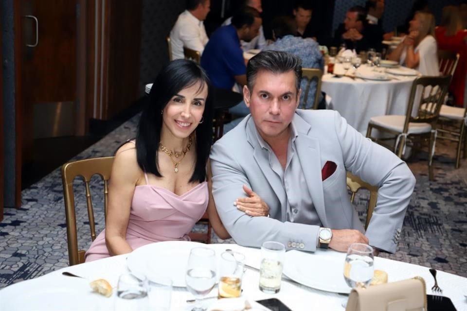 Norma Vélez y Alex Elías