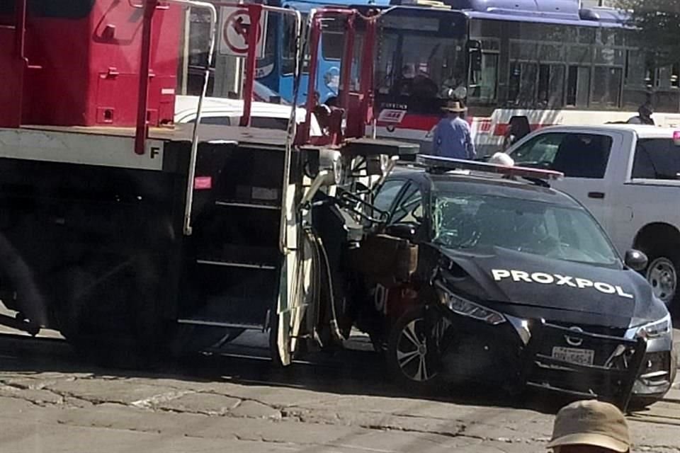 El accidente fue reportado a las 10:54 horas en la mencionada avenida, sobre la Vía a Torreón, a la altura de la Colonia Fomerrey 9.