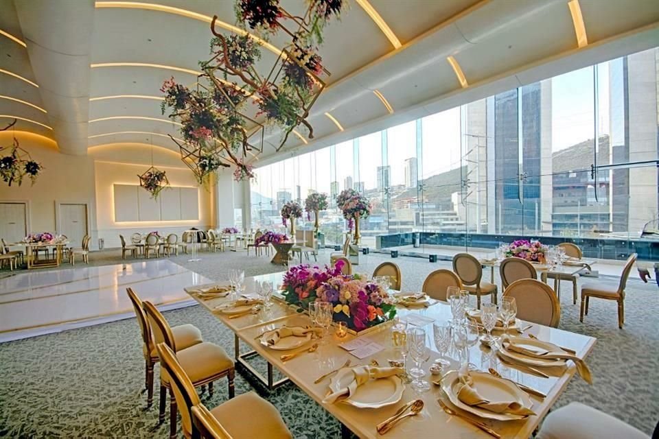 Gran Salón Safi Metropolitan con amplio ventanal panorámico y dos terrazas.