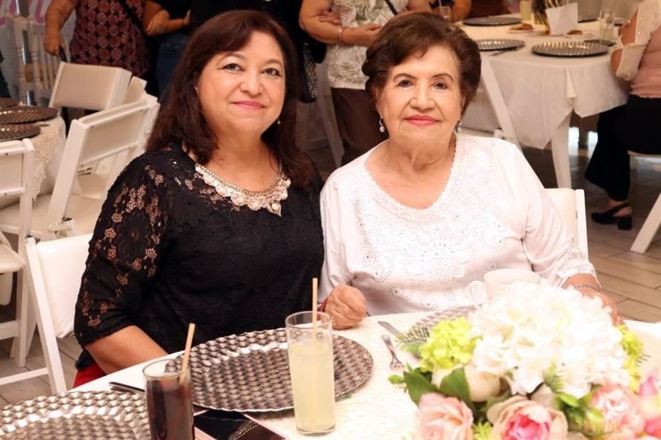 Patricia Martínez y Ana María Flores