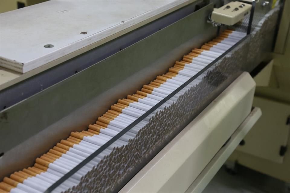 Para Philip Morris, es necesario entender que el principal riesgo de fumar deriva de la ingesta de humo.