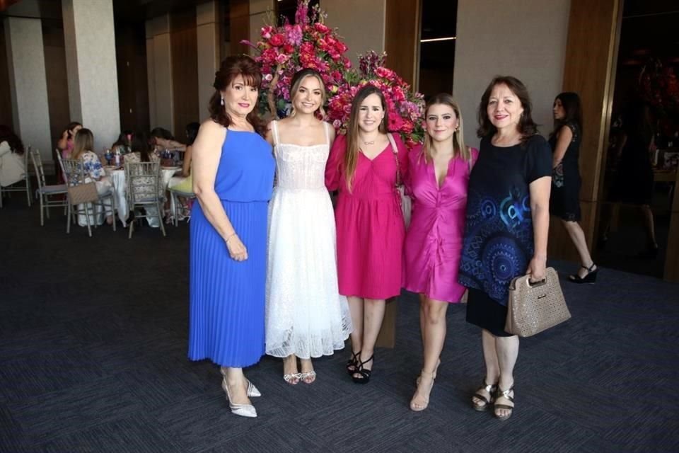 Soledad Tamayo de Lozano, Andrea Valle Corrales, Rosy Enríquez, Grace de León y Diana de Lozano