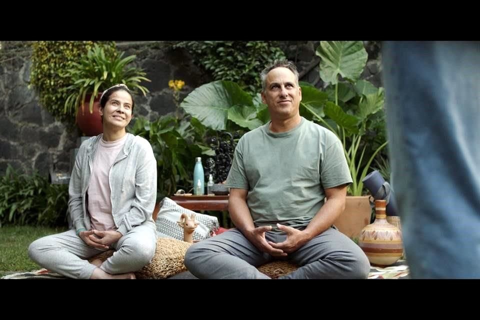 Arcelia Ramírez y Julio Bracho interpretan a los padres del protagonista.