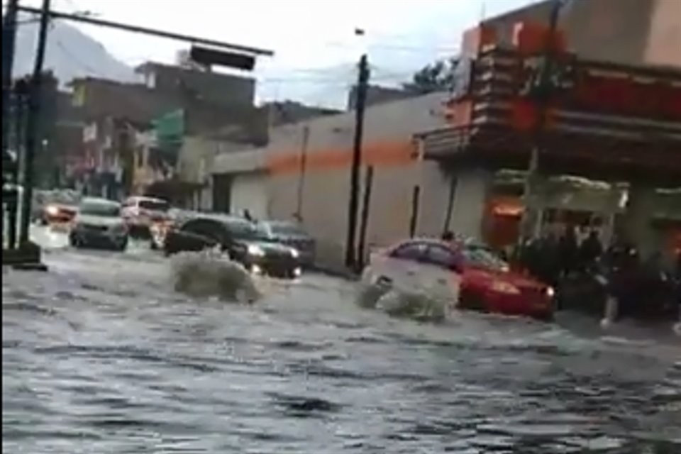 La Secretaría de Gestión Integral de Riesgos y Protección Civil, activó la alerta amarilla debido a las fuertes lluvias.