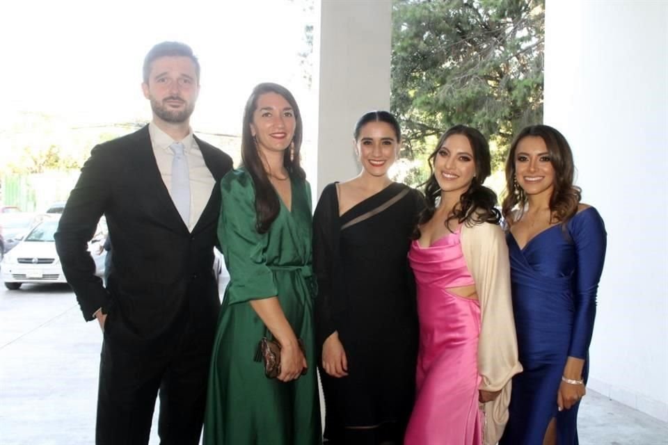 Guilbaume Stanisuere, Royshaille Penissen, Isabel Mejía, Patsy del Castillo y Adriana Vega