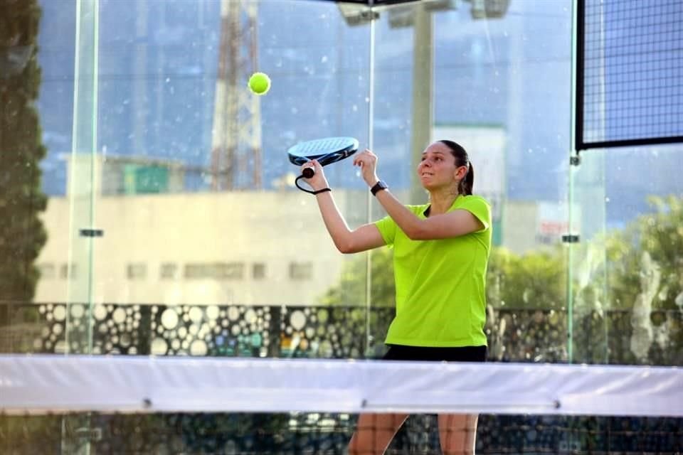 Gómez Junco considera que el pádel no está en camino de desplazar al tenis.