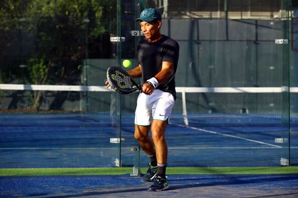 El sistema de puntuación en el pádel es el mismo que se utiliza en el tenis.