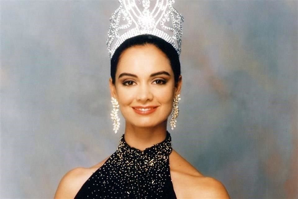 Lupita Jones, quien fue Miss Universo 1991, dijo que el certamen le ha dado herramientas para ser una mujer líder en la vida.