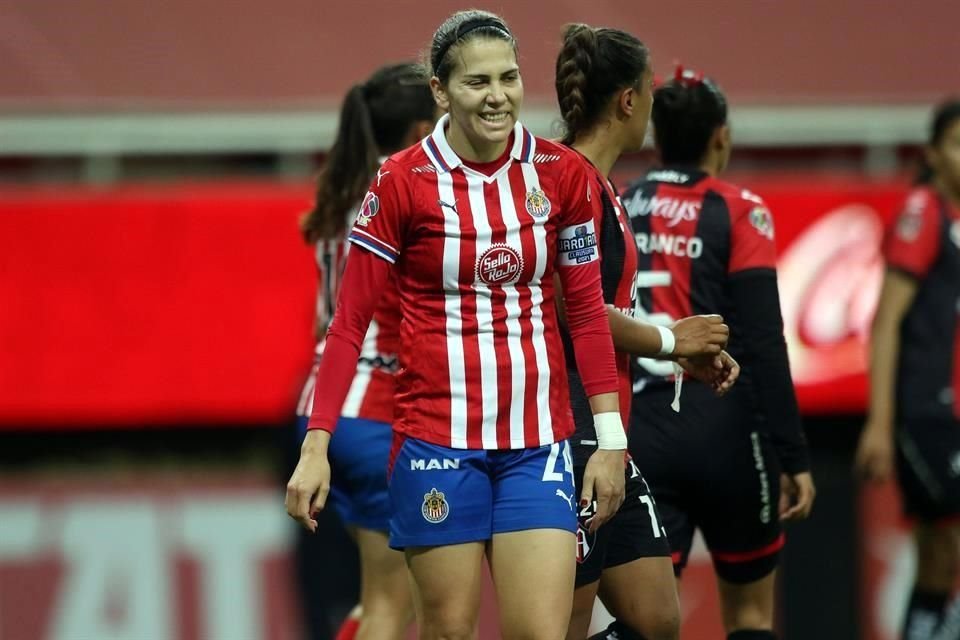 Con goles de Miriam Castillo y Alicia Cervantes, Chivas venció al Atlas y avanzó a la Final, donde se enfrentará a Tigres el próximo lunes.