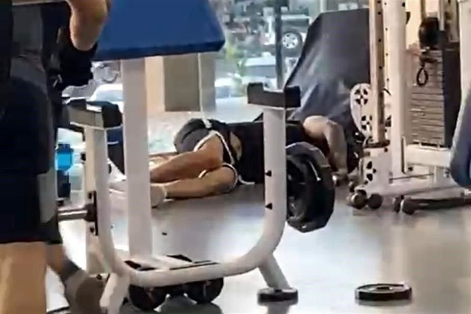 El cuerpo de Walter Francisco Ortiz, de 29 años, quedó entre los aparatos del gimnasio AM GYM.