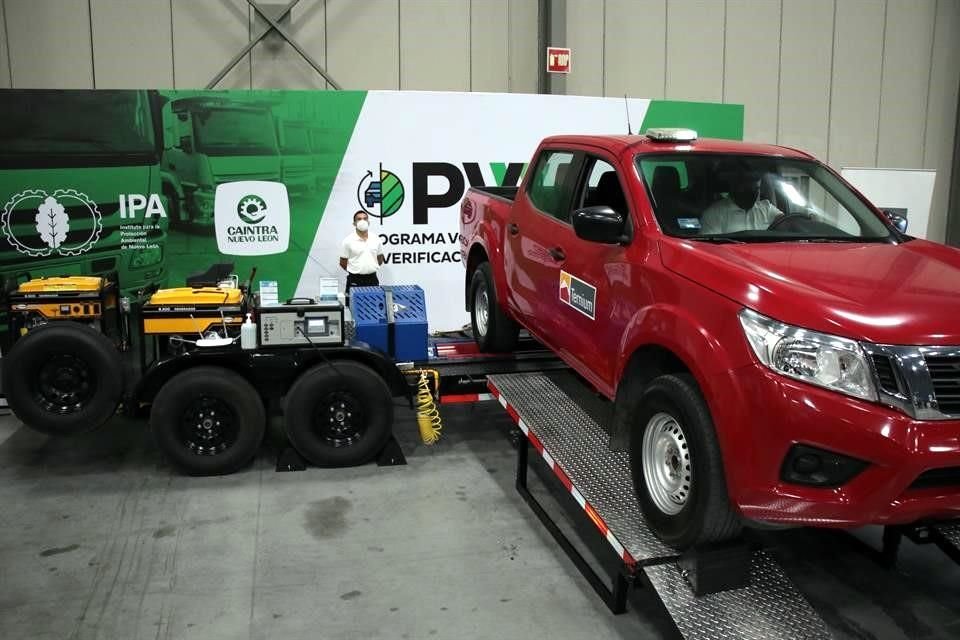 Las primeras verificaciones se realizaron en un salón de Cintermex, y en este inicio del programa participarán 13 empresas.