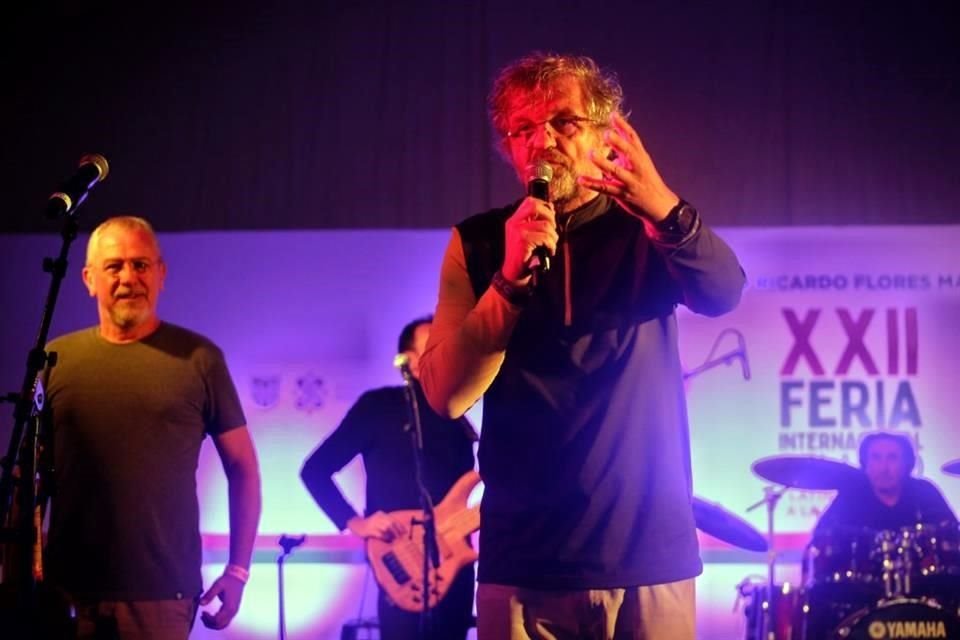 Emir Kusturica y la No Smoking Orchestra pusieron la fiesta por última vez en tierras mexicanas; en su gira del adiós, se presentaron en la FIL del Zócalo.