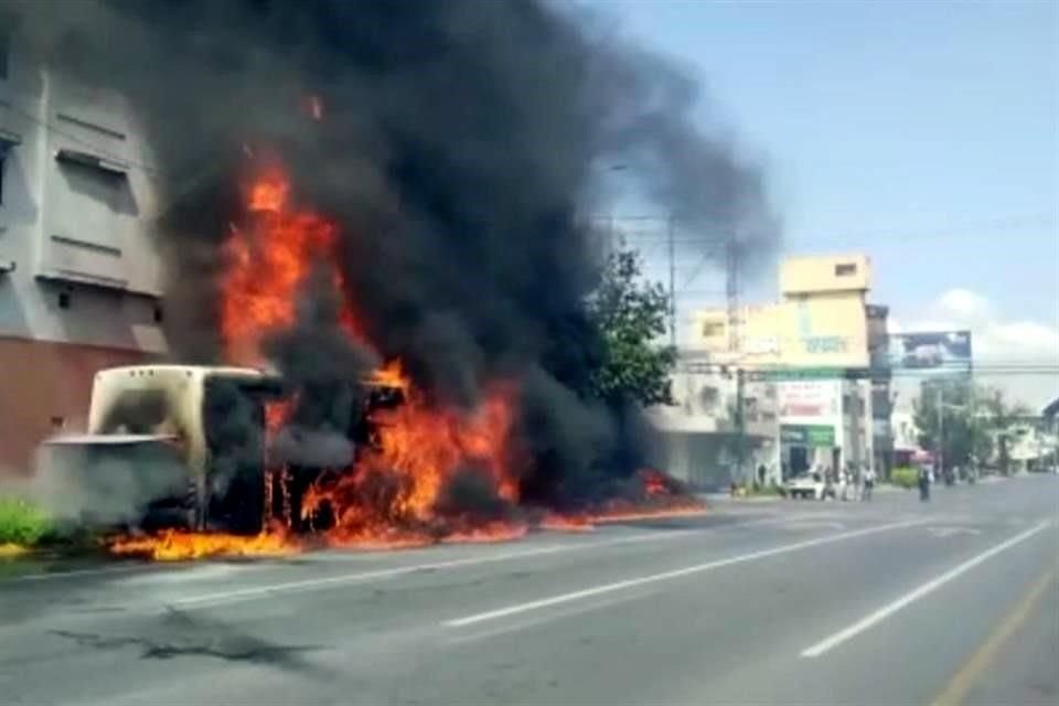El reporte del siniestro fue en la Avenida Cuauhtémoc, entre las calles Treviño y Carlos Salazar.