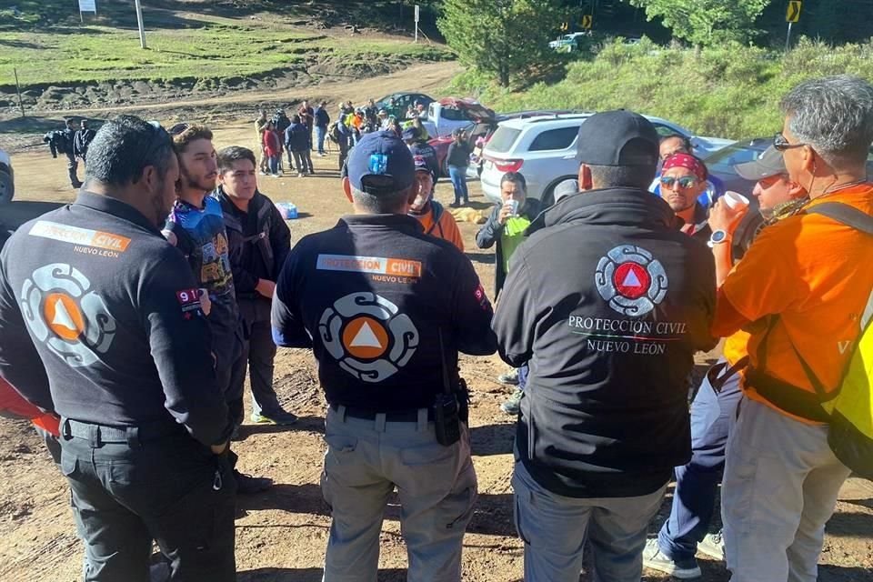 La búsqueda de la excursionista regia realiza en la Sierra La Marta.