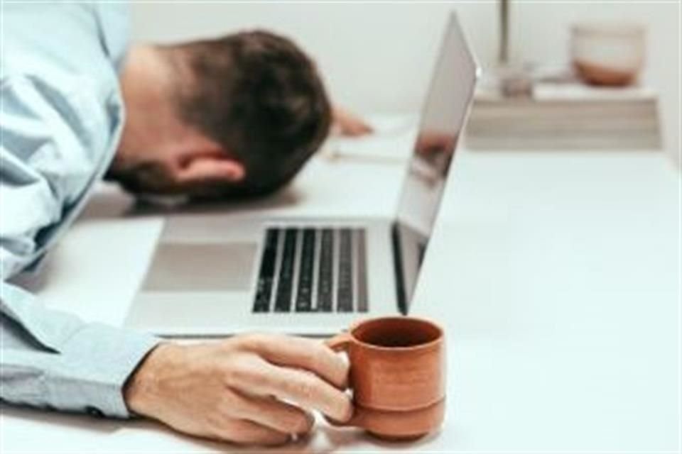 Datos del IMSS y de la OMS revelan que México ocupa el primer lugar mundial en estrés laboral.