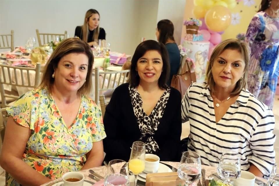 Mercedes Salinas, Nora García y Giovanna Colomer