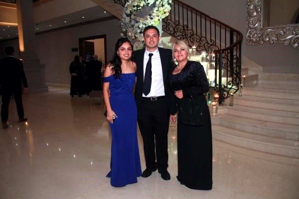 Karla García, Diego Garza y Conchis Villarreal