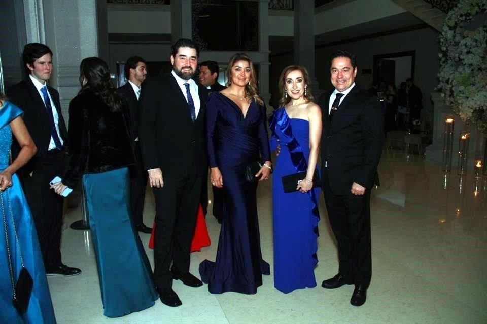 Vicente Flores, Ivette Flores de Flores, Patricia Garibay de Marroquín y César Marroquín