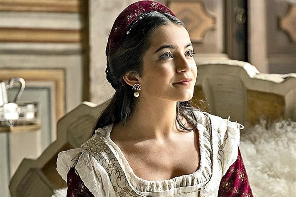 Isabela Merced da vida a la Julieta de esta historia, que mezcla comedia con drama histórico.