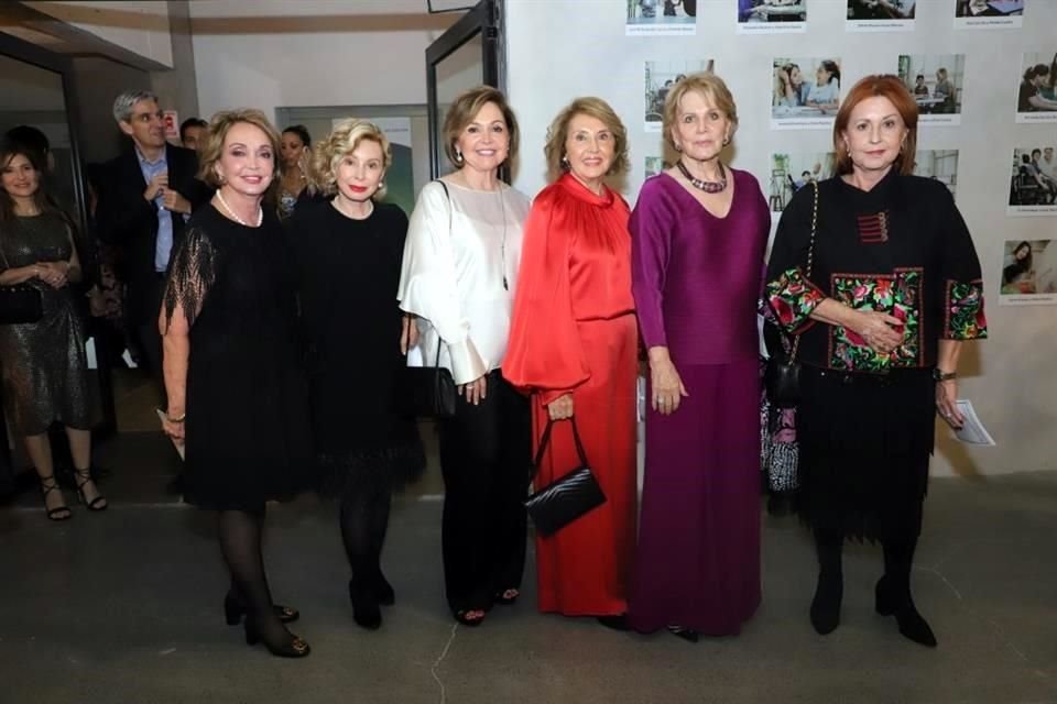 Rocío Castelo, Anita Montes de Oca de Zablah, Alicia Canales de Garza, Lolina Treviño de Maldonado, Teresa de Gómez Junco y Sandra Salas