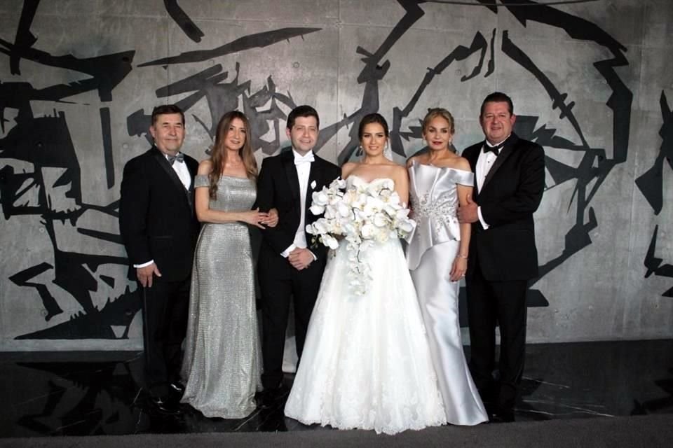 Arturo Galván Elizondo, Ivonne Santacruz Posada, Arturo Galván Santacruz, Arely Anahí Guerrero Flores, Arely Flores de Guerrero y Germán Guerrero González