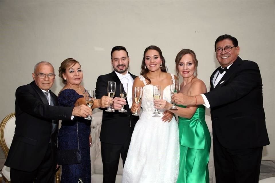 Ramiro Reyna Torres, Martha Romero de Reyna, Alejandro Reyna Romero, Mariana Buenrostro Teja, Claudia Teja de Buenrostro e Iván Buenrostro Flores