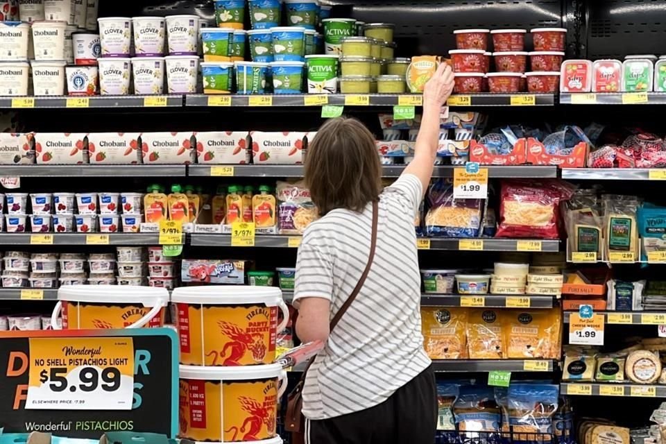 El índice básico de precios al consumidor, que excluye los alimentos y la energía, aumentó un 6.6 por ciento con respecto a un año antes, el nivel más alto desde 1982, según mostraron datos del Departamento del Trabajo.