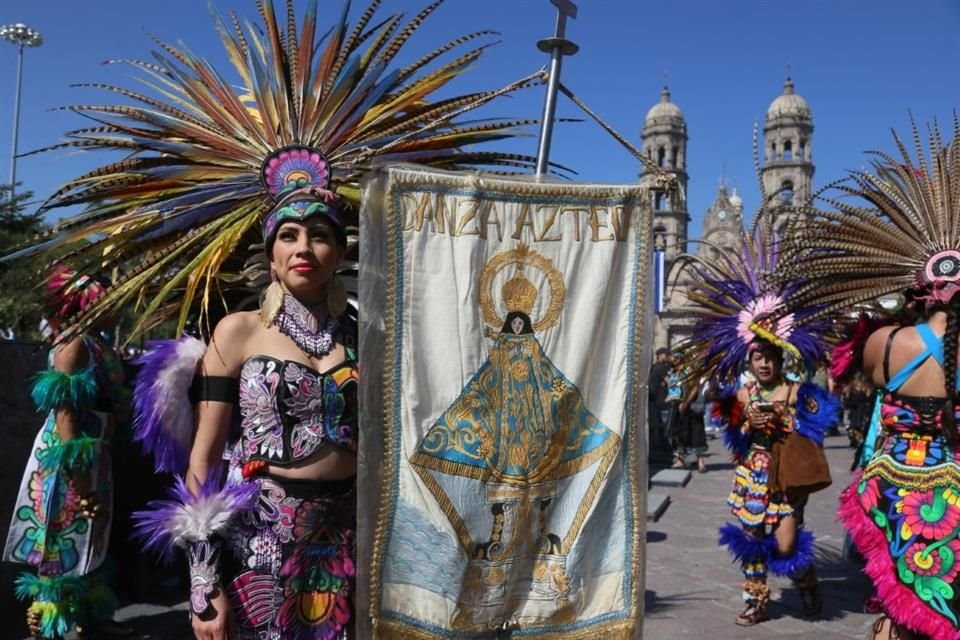 Desde el pasado martes en la noche todos los grupos han bailado sin descanso para celebrar la llegada de 'La Generala'.