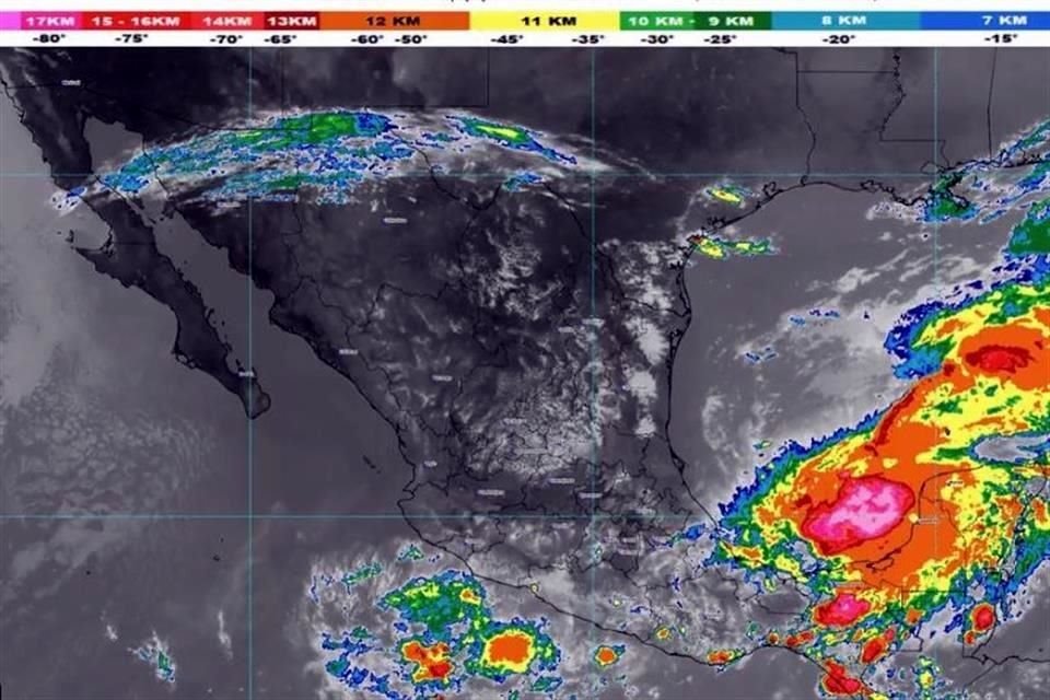 El sureste mexicano está en alerta por lluvias con descargas eléctricas, granizadas y vientos fuertes.