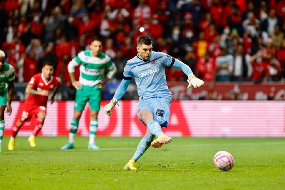 Tiago Volpi marcó el gol del gane en tiempo agregado, desde el manchón penal.