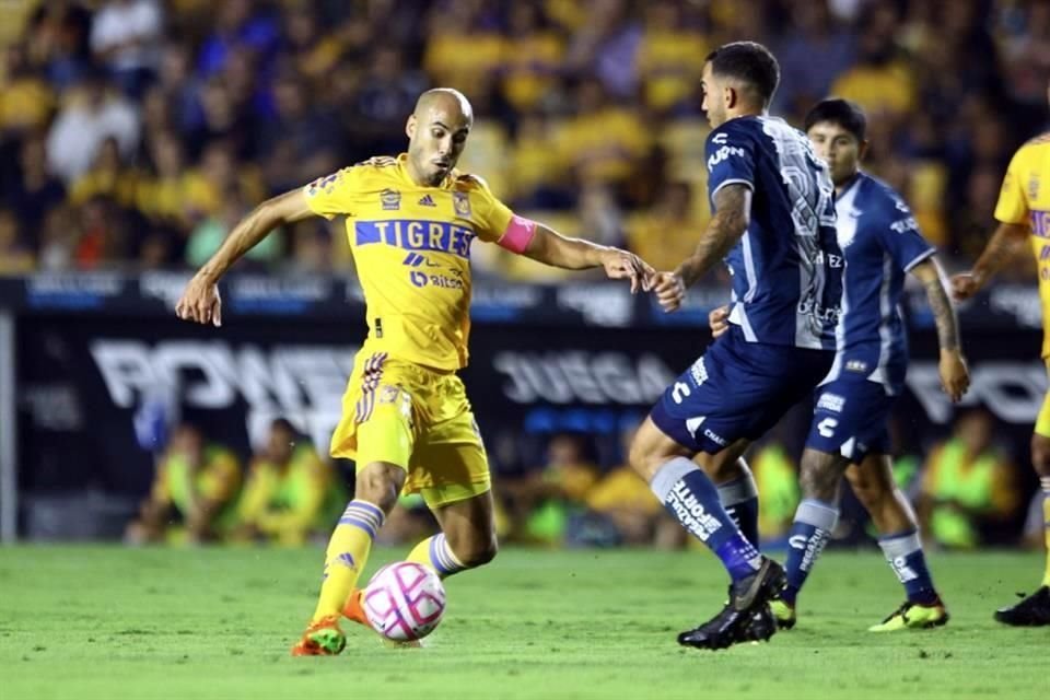 La imágenes del primet tiempo en el Tigres-Pachuca que terminó sin goles.