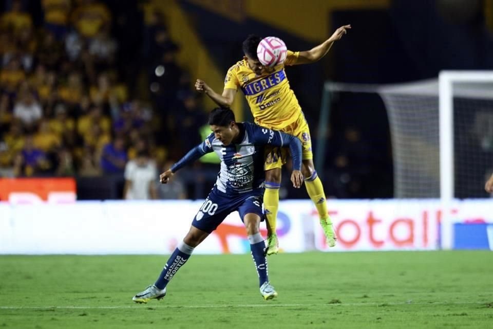 La imágenes del primet tiempo en el Tigres-Pachuca que terminó sin goles.