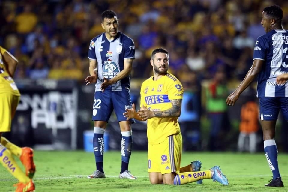 La imágenes del primet tiempo en el Tigres-Pachuca que terminó sin goles.