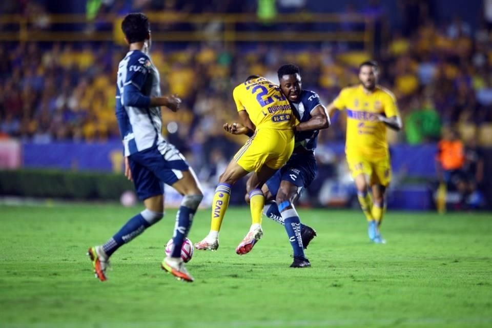 La imágenes del primet tiempo en el Tigres-Pachuca que terminó sin goles.