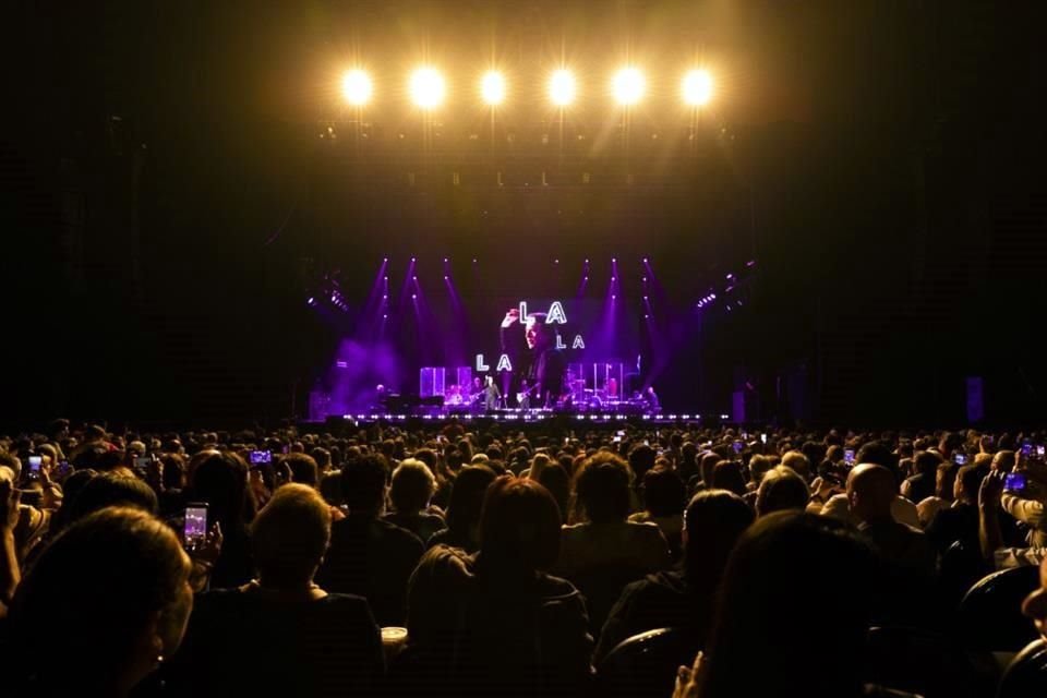 El español presentó su 'Raphael 6.0 Tour' anoche en el Auditorio Citibanamex.