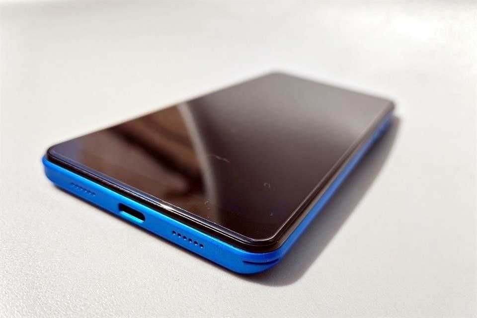 La pantalla del Smooth Note 6.8 es literal eso, de 6.8 pulgadas.